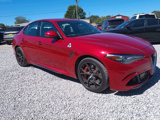 Vehicle Image 11 of 16 for 2018 Alfa Romeo Giulia