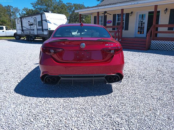 Vehicle Image 6 of 16 for 2018 Alfa Romeo Giulia