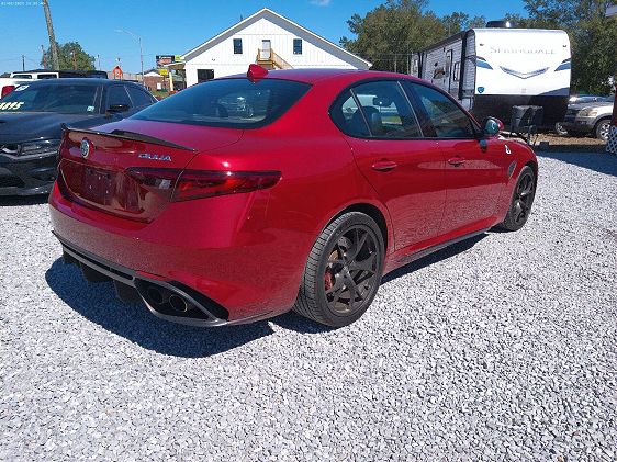 Vehicle Image 7 of 16 for 2018 Alfa Romeo Giulia