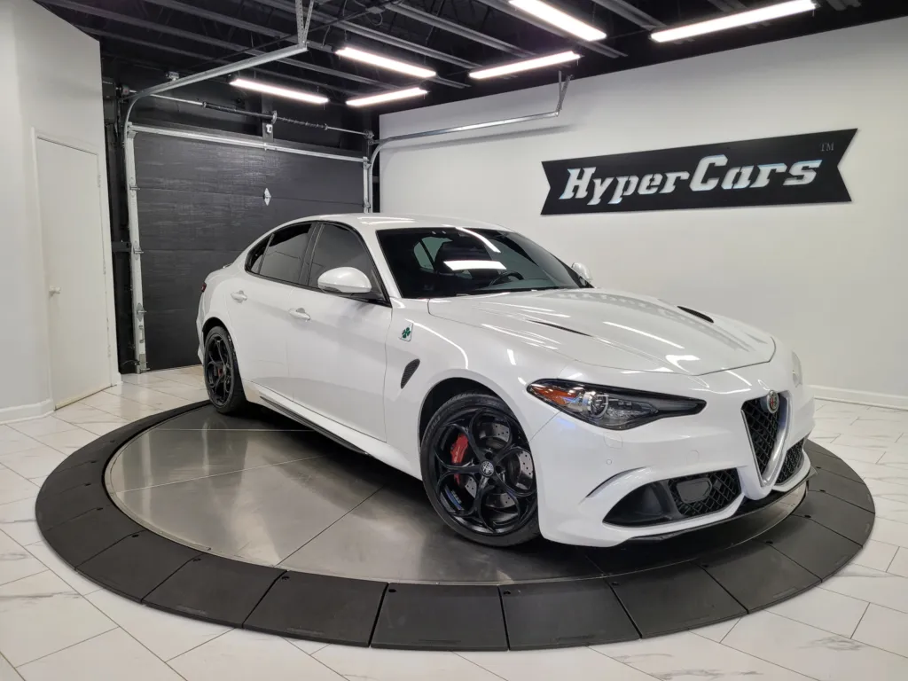 Vehicle Image 1 of 74 for 2018 Alfa Romeo Giulia