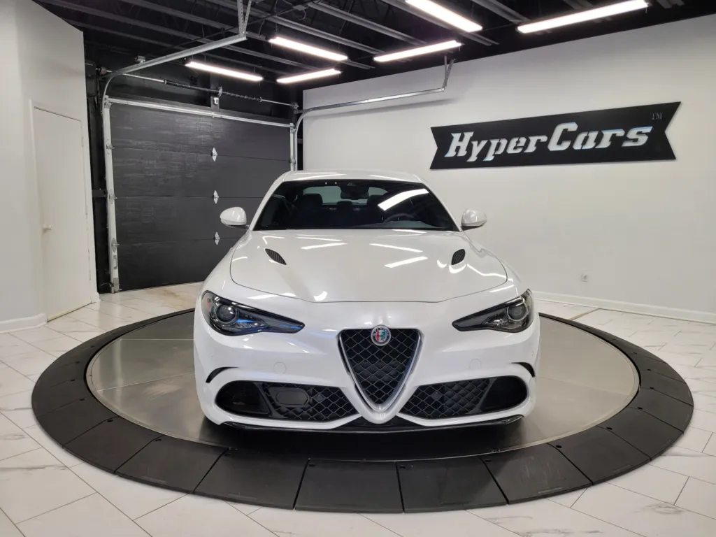 Vehicle Image 6 of 74 for 2018 Alfa Romeo Giulia