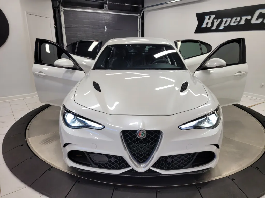 Vehicle Image 61 of 74 for 2018 Alfa Romeo Giulia