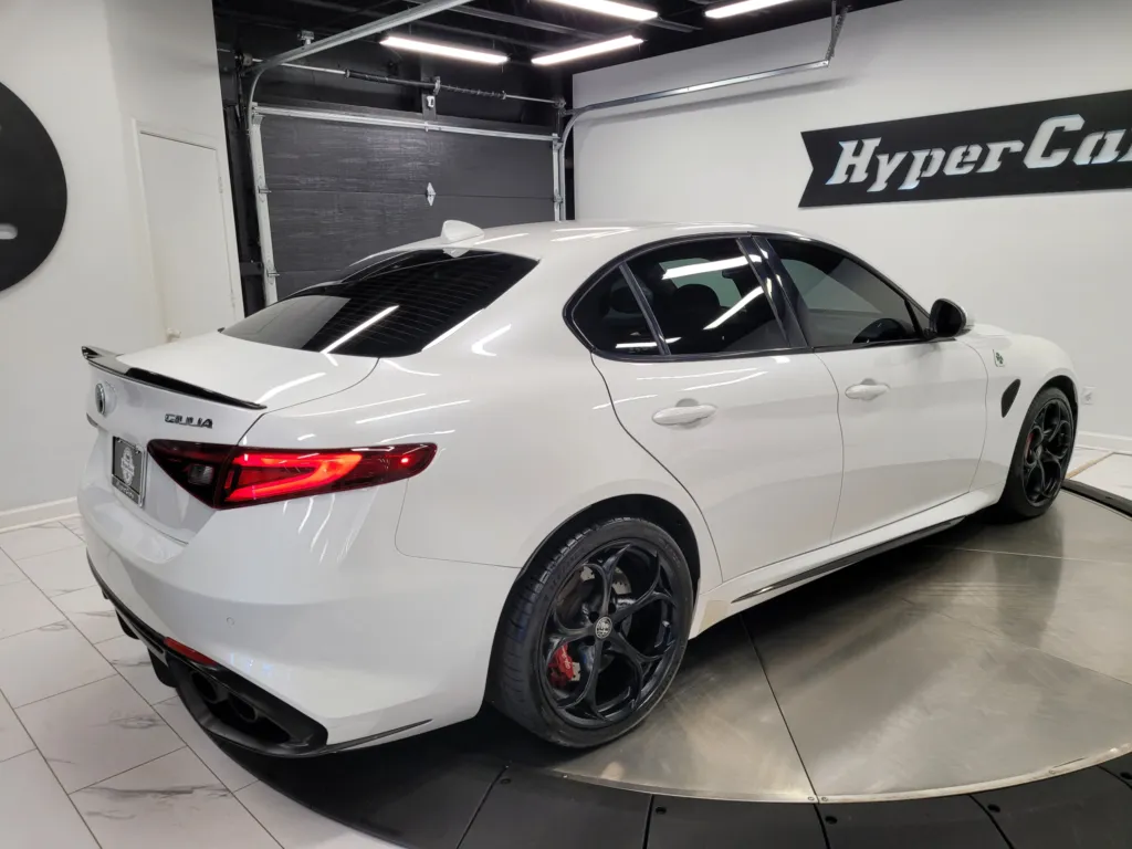 Vehicle Image 66 of 74 for 2018 Alfa Romeo Giulia