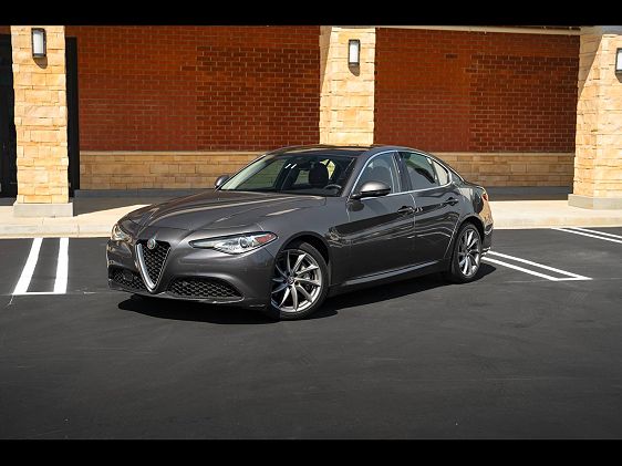 2017 Alfa Romeo Giulia - 1