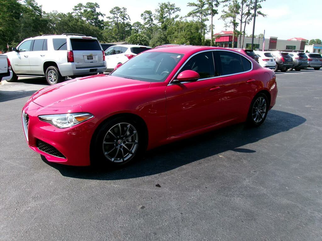 Vehicle Image 7 of 26 for 2018 Alfa Romeo Giulia