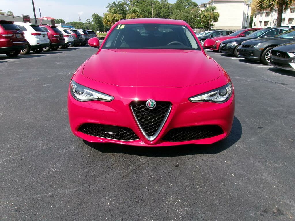 Vehicle Image 8 of 26 for 2018 Alfa Romeo Giulia