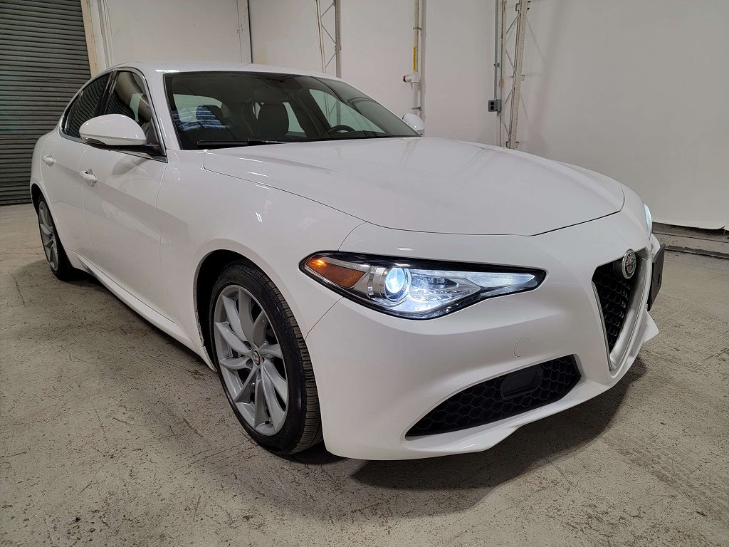 Vehicle Image 58 of 112 for 2017 Alfa Romeo Giulia