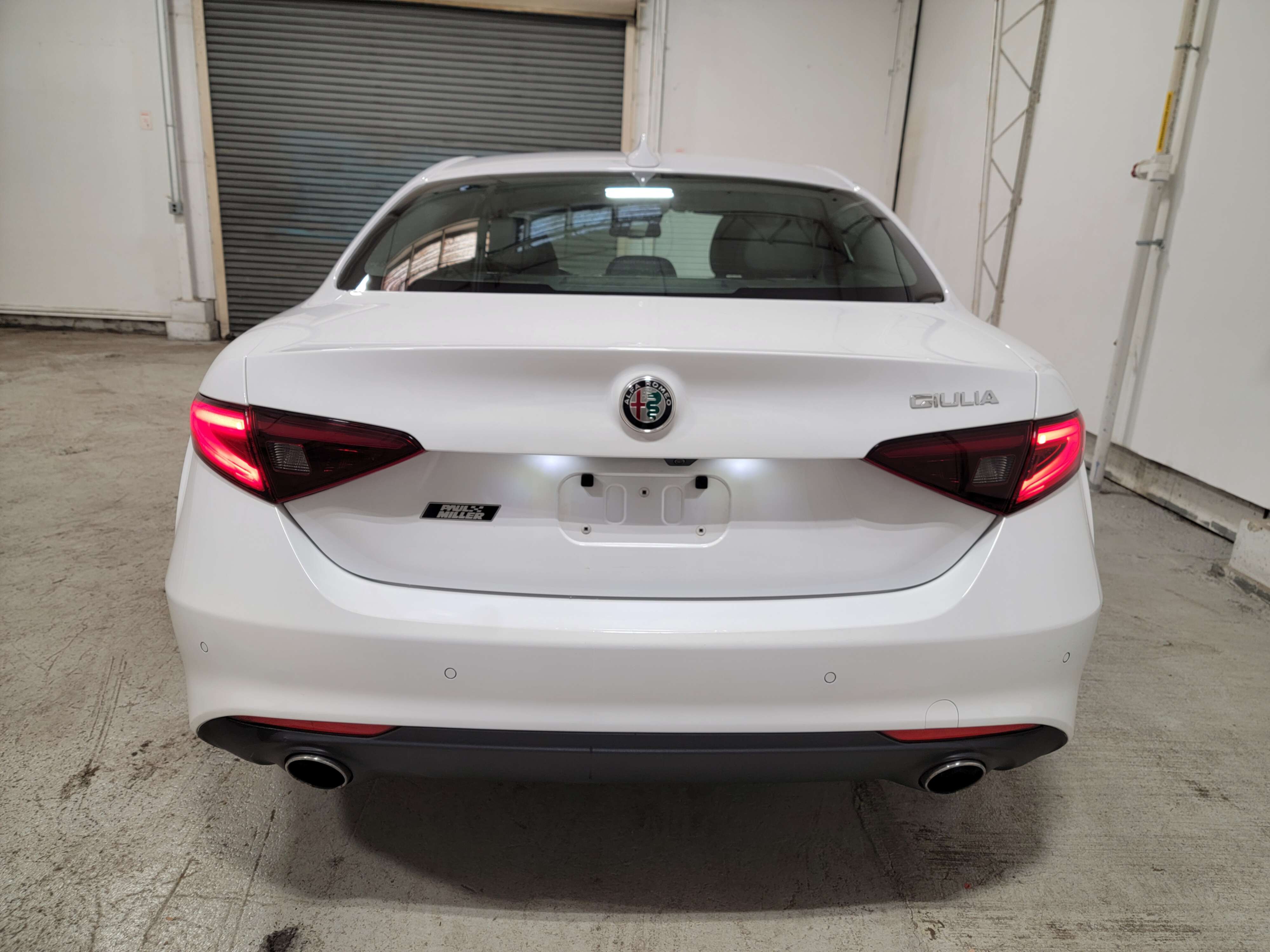 Vehicle Image 66 of 112 for 2017 Alfa Romeo Giulia