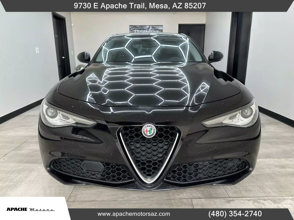 Vehicle Image 4 of 49 for 2017 Alfa Romeo Giulia