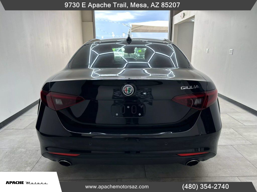 Vehicle Image 9 of 49 for 2017 Alfa Romeo Giulia