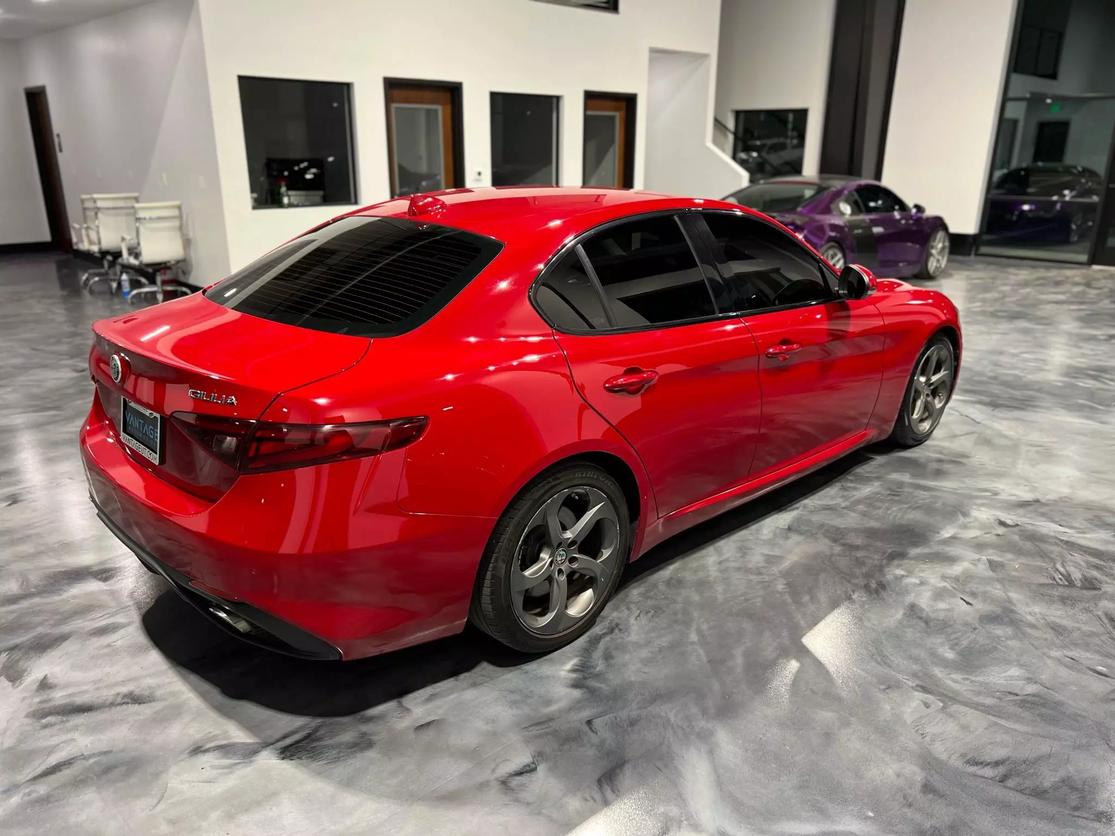 Vehicle Image 6 of 28 for 2018 Alfa Romeo Giulia