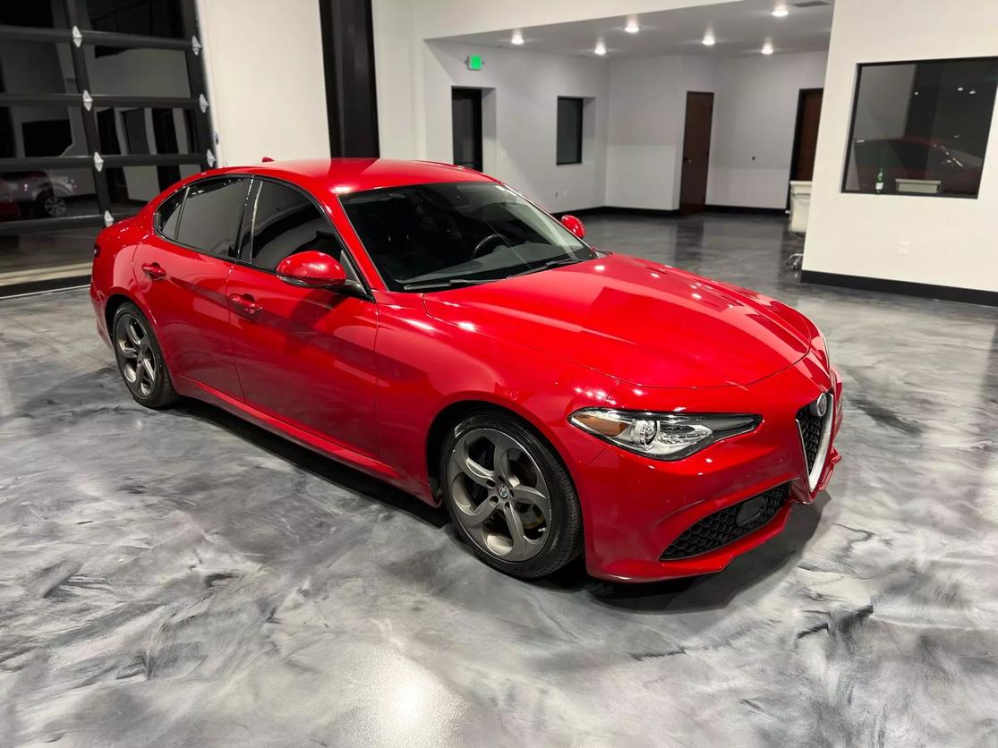 Vehicle Image 9 of 28 for 2018 Alfa Romeo Giulia