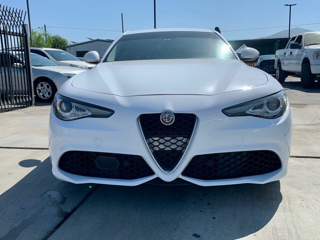 Vehicle Image 7 of 12 for 2018 Alfa Romeo Giulia