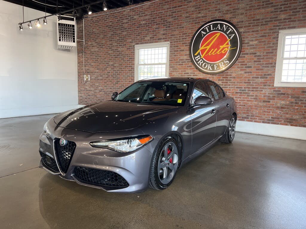 Vehicle Image 12 of 41 for 2018 Alfa Romeo Giulia