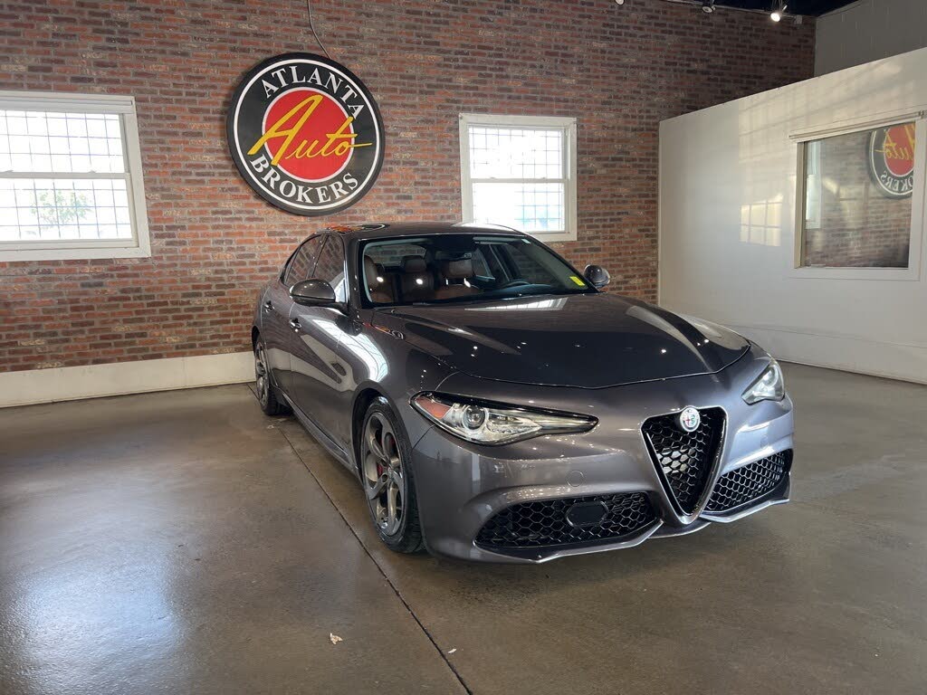 Vehicle Image 13 of 41 for 2018 Alfa Romeo Giulia