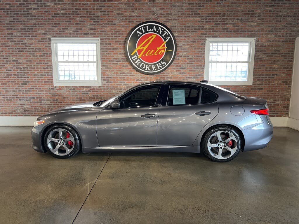 Vehicle Image 14 of 41 for 2018 Alfa Romeo Giulia