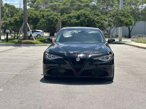 Vehicle Image 4 of 12 for 2017 Alfa Romeo Giulia