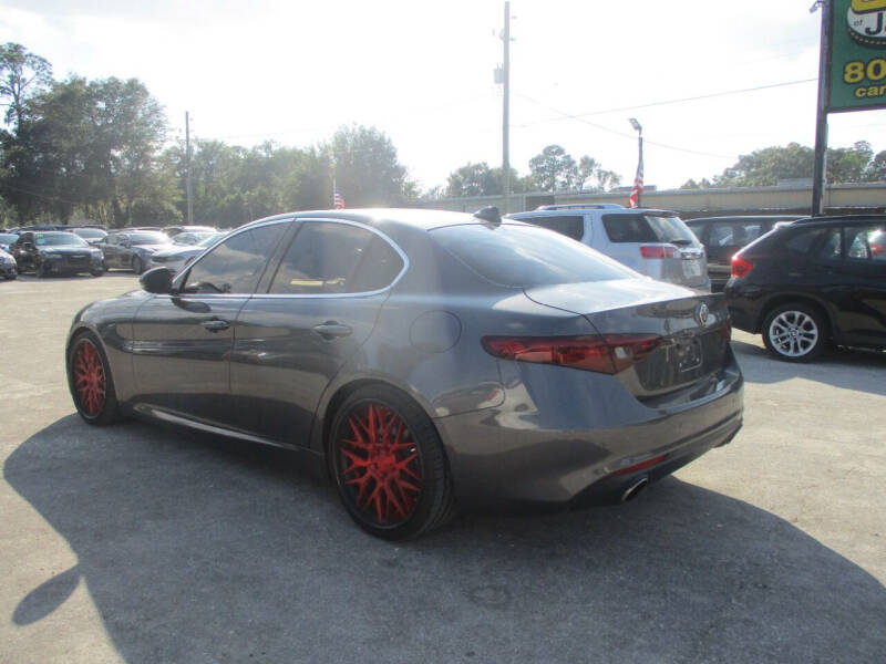 2017 Alfa Romeo Giulia - 10