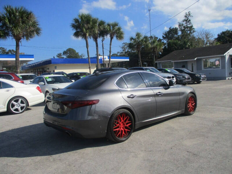 2017 Alfa Romeo Giulia - 8