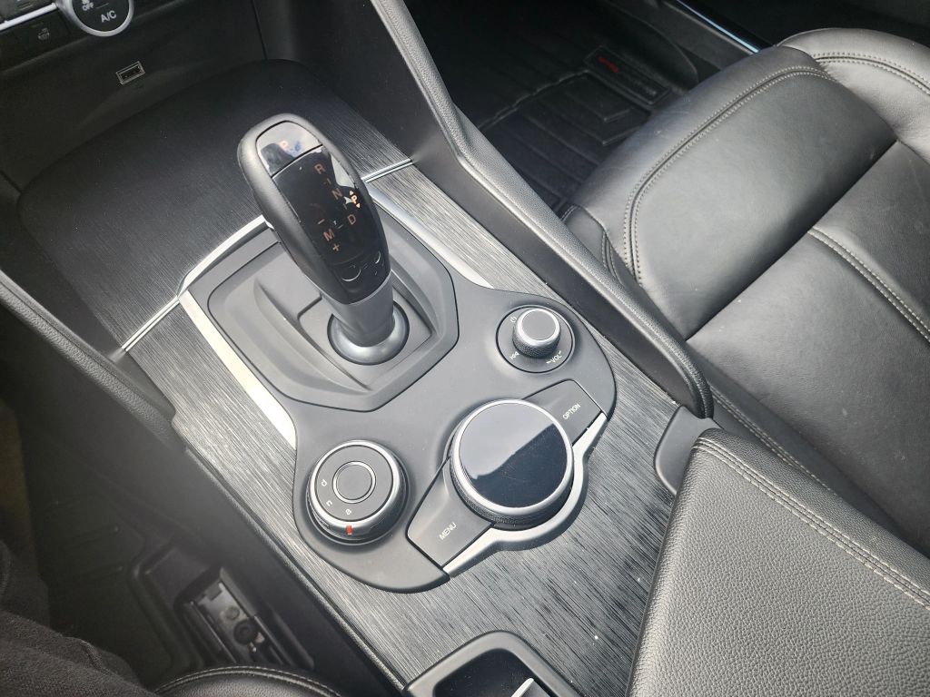 2018 Alfa Romeo Giulia - 15