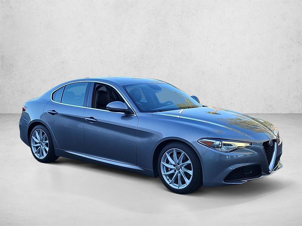 2019 Alfa Romeo Giulia Sport