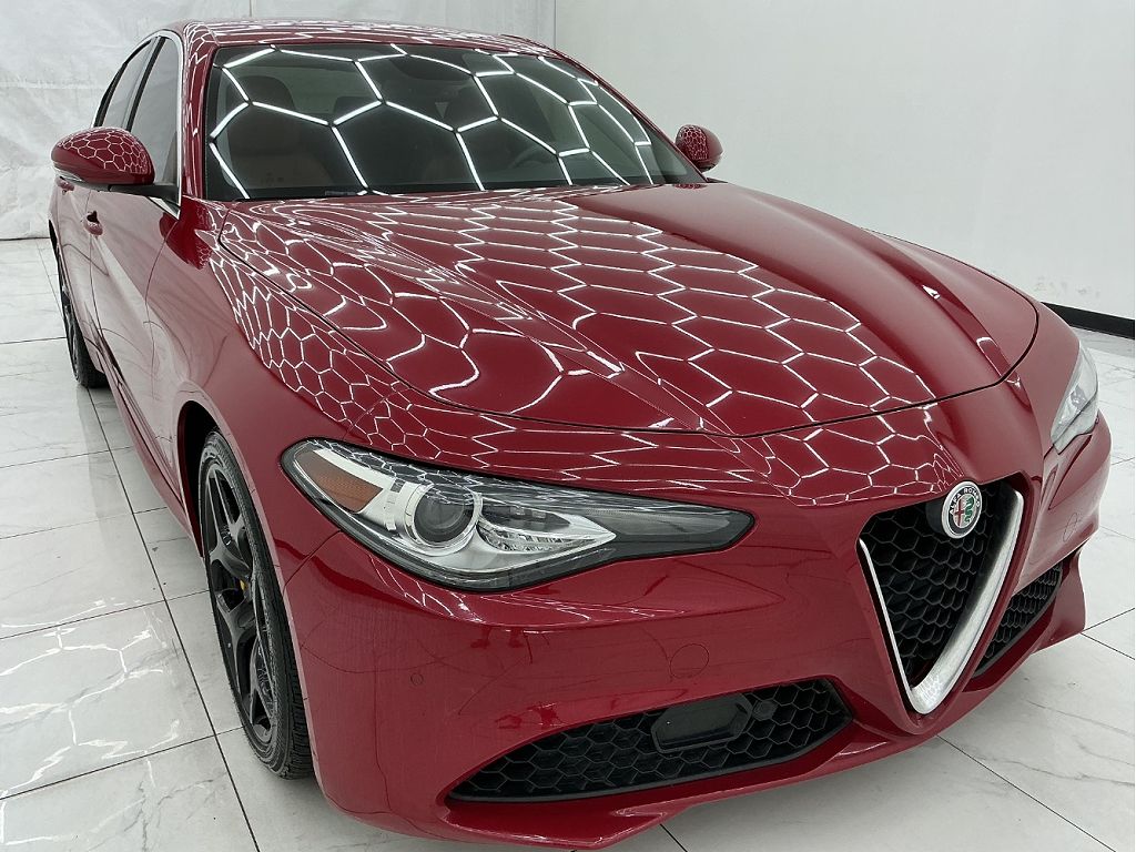 2019 Alfa Romeo Giulia Sport