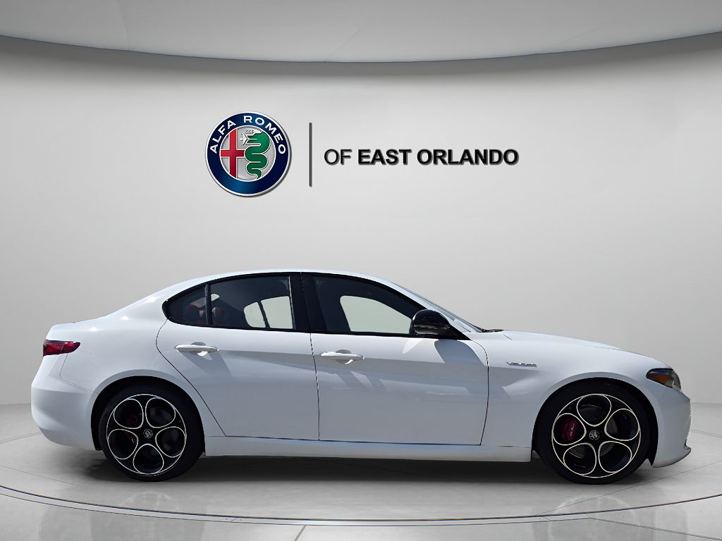 2022 Alfa Romeo Giulia Veloce