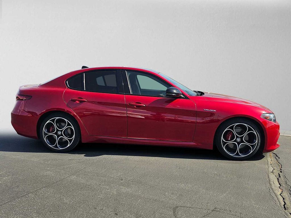2023 Alfa Romeo Giulia Veloce