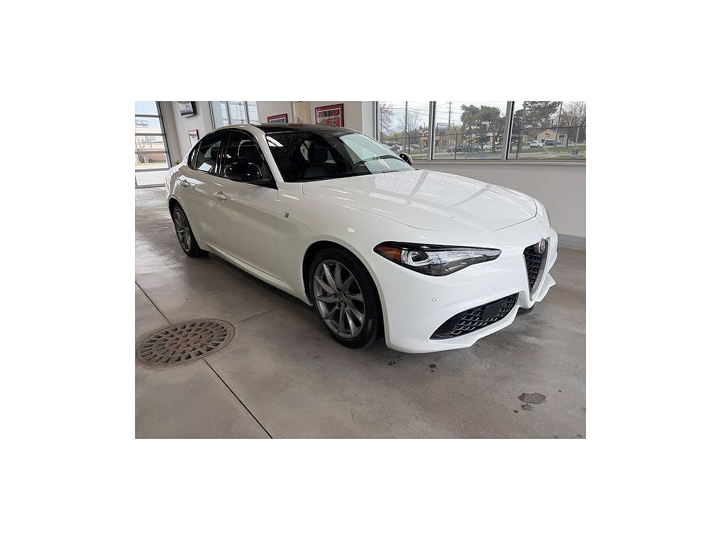 2024 Alfa Romeo Giulia Veloce
