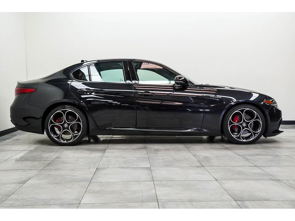 2023 Alfa Romeo Giulia Veloce