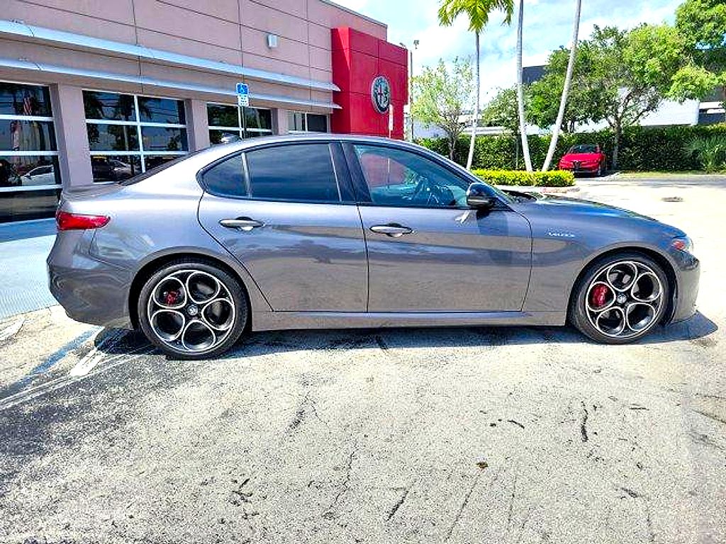 2023 Alfa Romeo Giulia Veloce