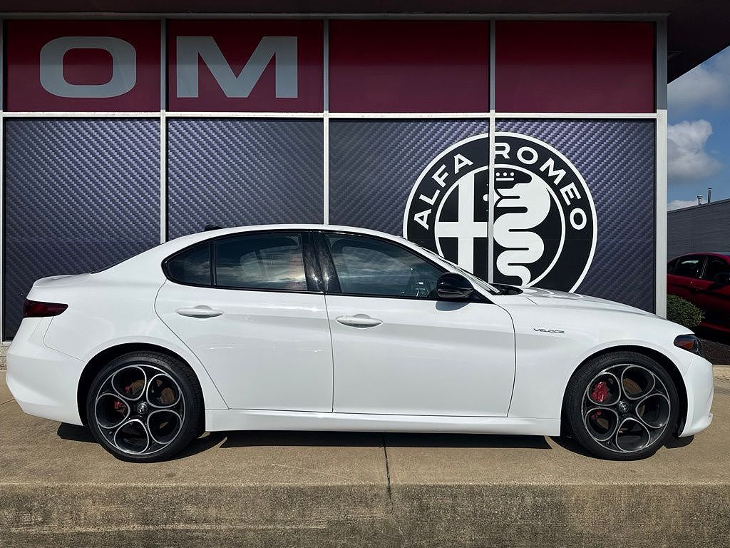 2023 Alfa Romeo Giulia Veloce