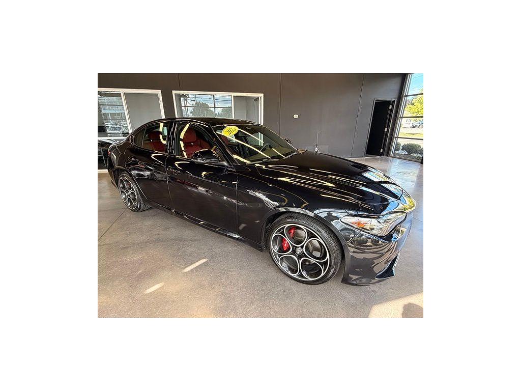 2022 Alfa Romeo Giulia Veloce