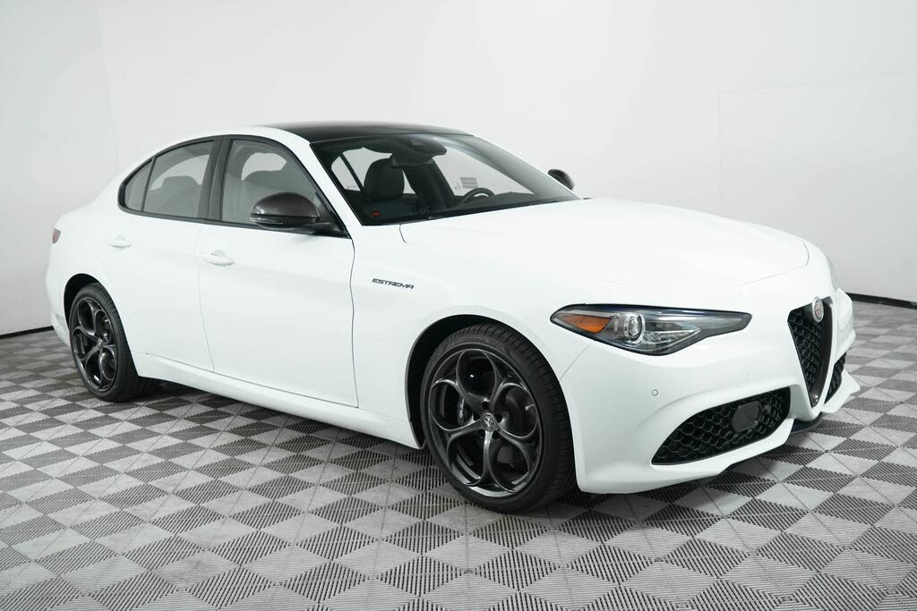 2023 Alfa Romeo Giulia - 1