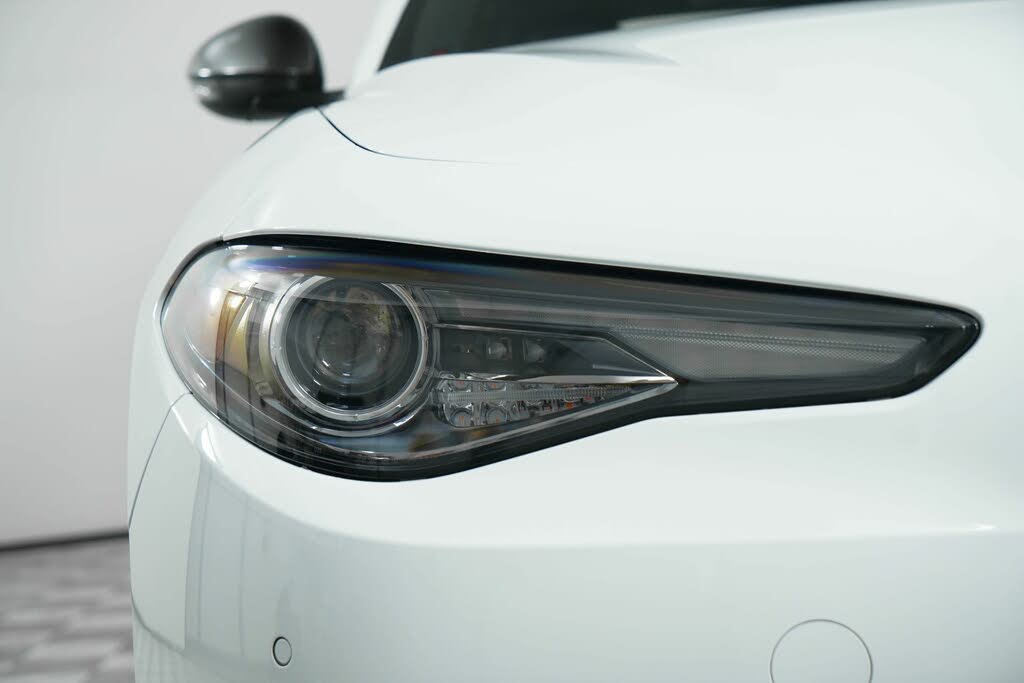 Vehicle Image 12 of 52 for 2023 Alfa Romeo Giulia