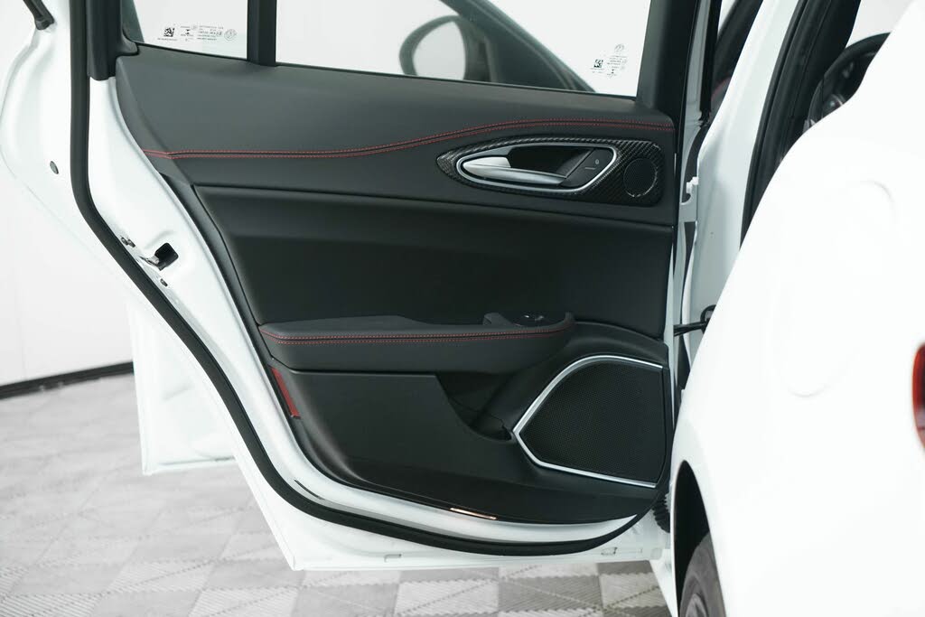 Vehicle Image 22 of 52 for 2023 Alfa Romeo Giulia