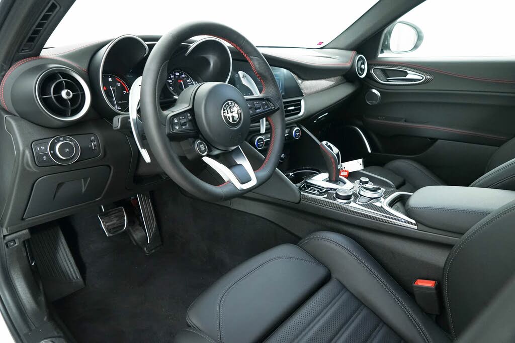 2023 Alfa Romeo Giulia - 25