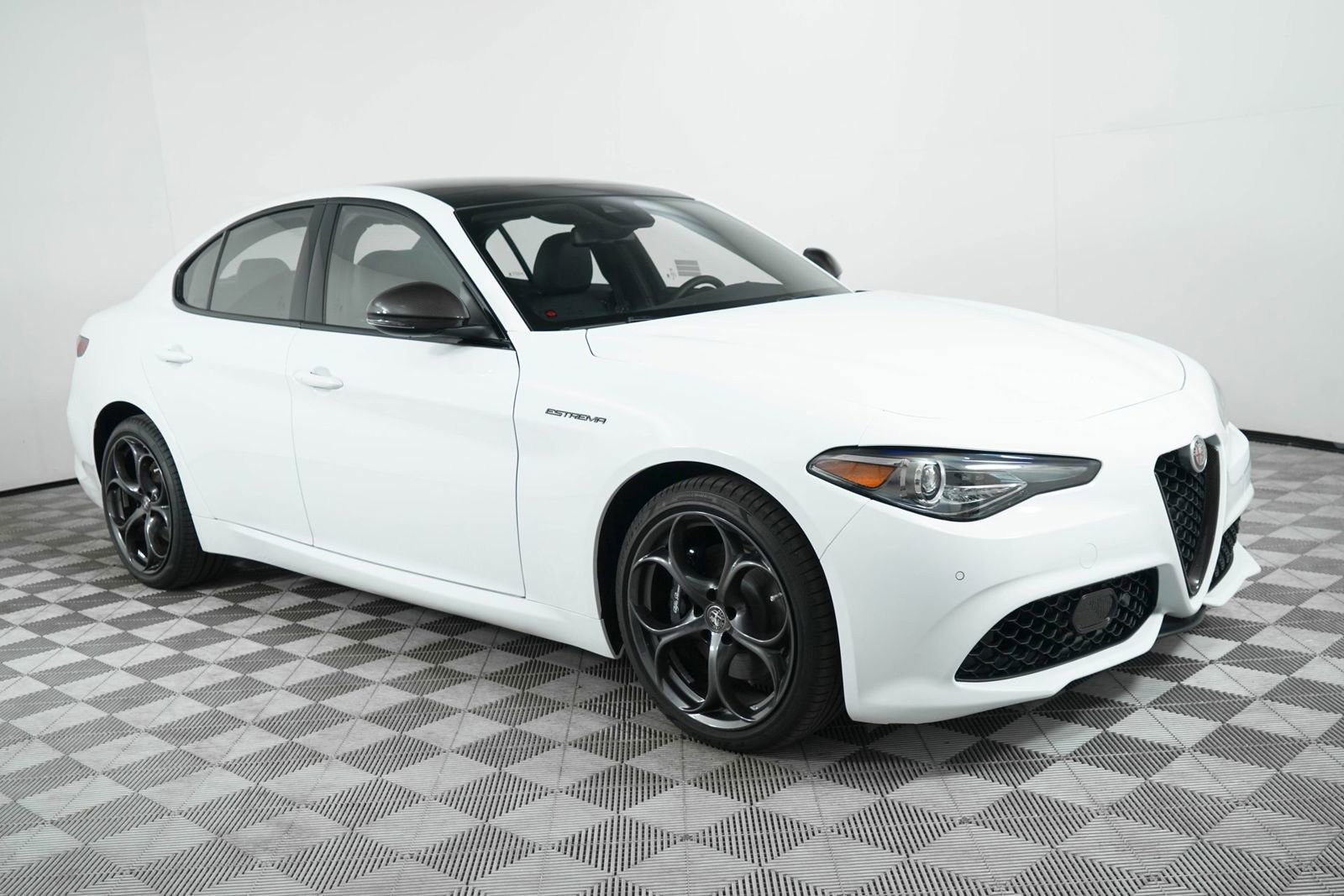 2023 Alfa Romeo Giulia - 50