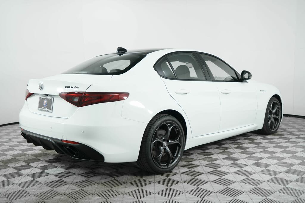 2023 Alfa Romeo Giulia - 7