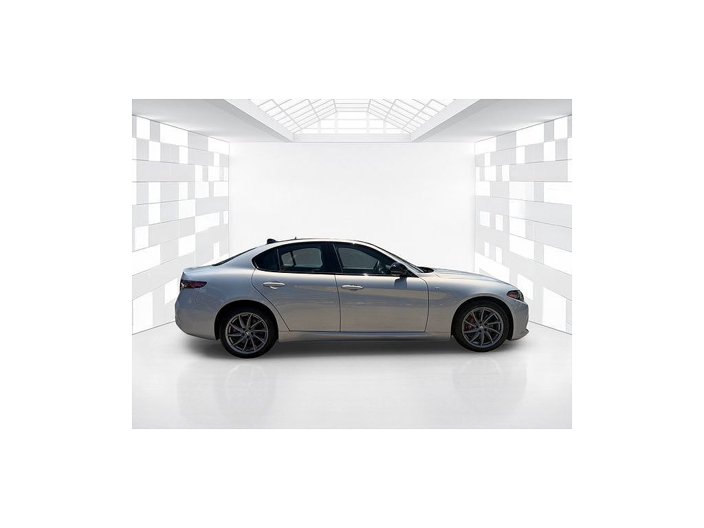 2024 Alfa Romeo Giulia Ti