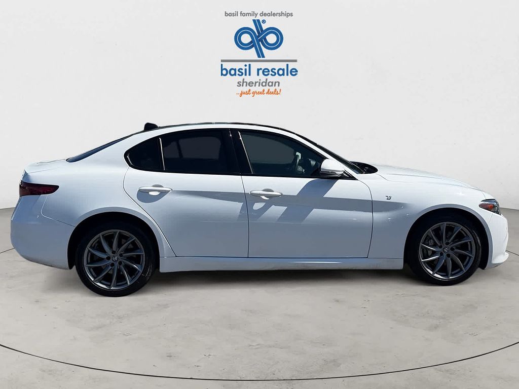 2022 Alfa Romeo Giulia Veloce
