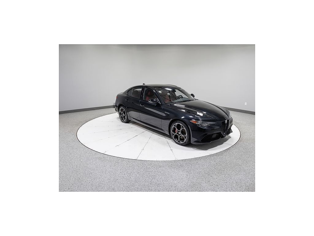 2022 Alfa Romeo Giulia Veloce