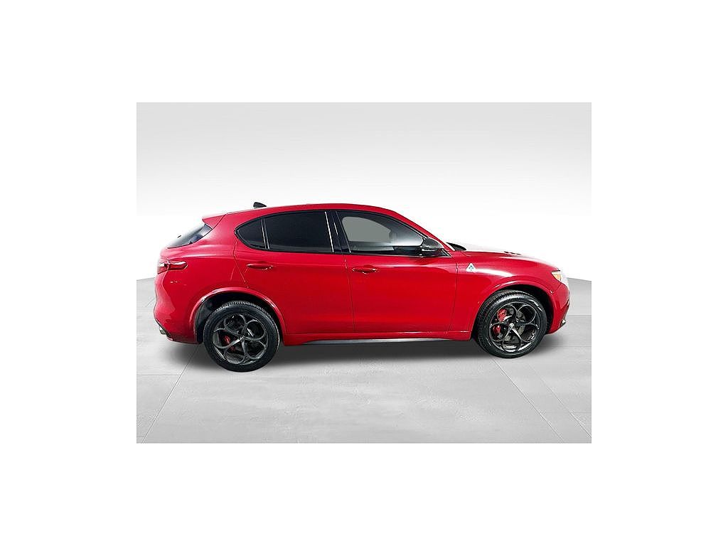 2018 Alfa Romeo Stelvio Quadrifoglio