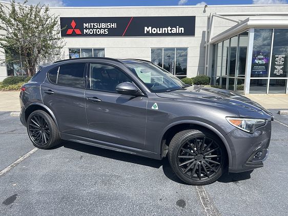 Vehicle Image 1 of 18 for 2018 Alfa Romeo Stelvio