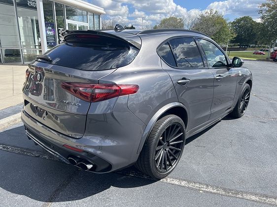 Vehicle Image 3 of 18 for 2018 Alfa Romeo Stelvio