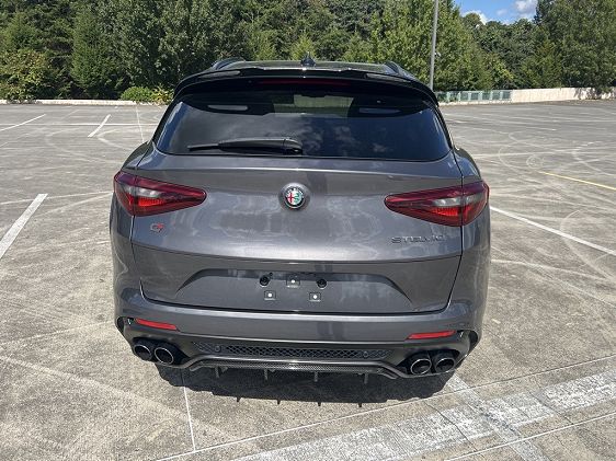 Vehicle Image 4 of 18 for 2018 Alfa Romeo Stelvio