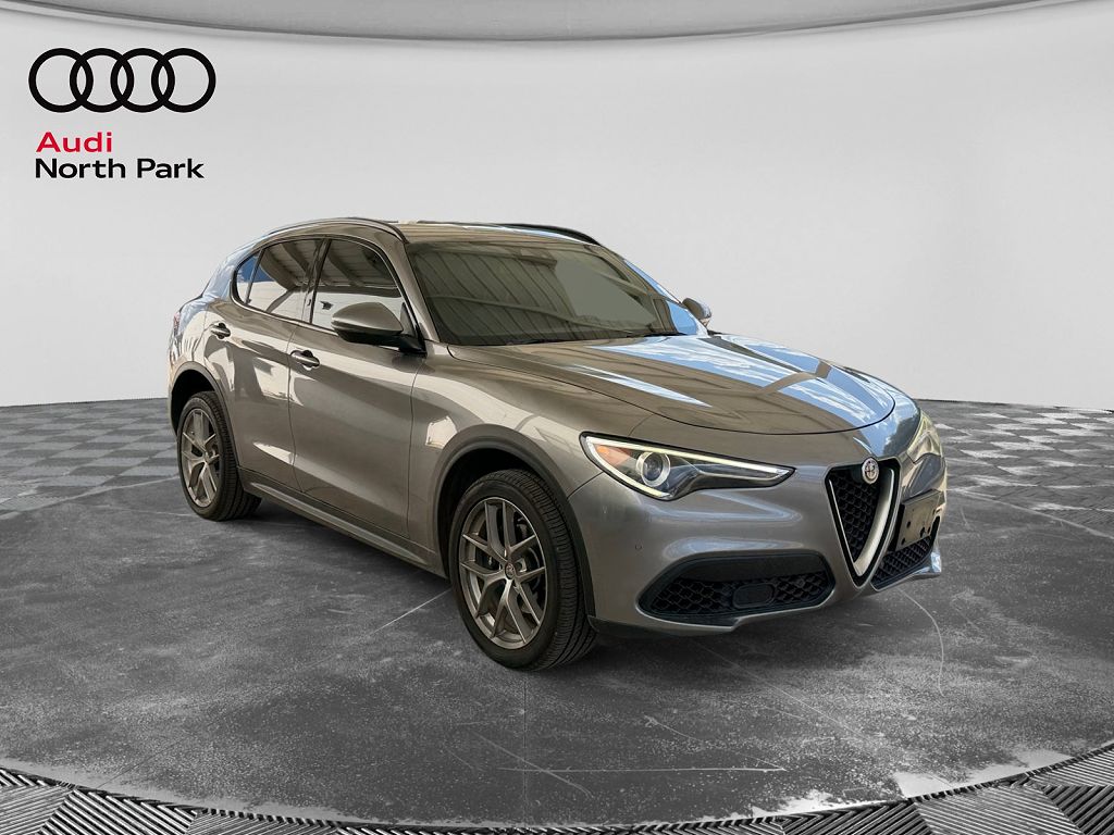 2018 Alfa Romeo Stelvio Ti Sport
