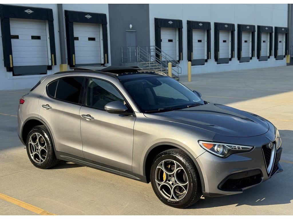 2018 Alfa Romeo Stelvio Sport