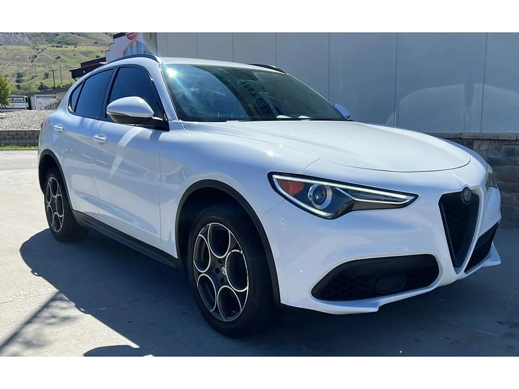 2018 Alfa Romeo Stelvio Sport