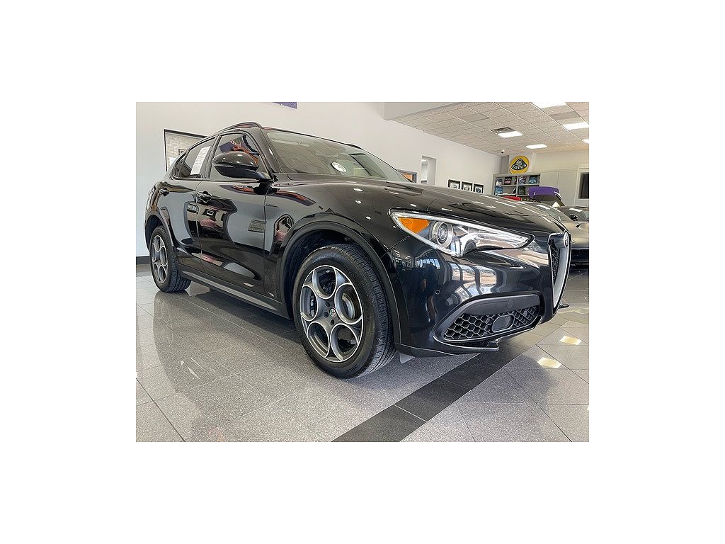 2018 Alfa Romeo Stelvio Sport